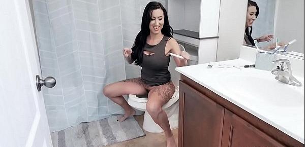  Lucky stepson fucking his hot stepmom in the bathroom